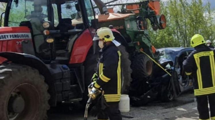 In Bunde ist es am Dienstagabend zu einem Unfall gekommen, bei dem ein Fußgänger von einem Traktor erfasst wurde (Symbolbild).
