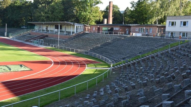 Der Name Kurt-Bürger-Stadion bleibt. Geht es nach dem Willen der Wismarer Stadtvertretung, könnten Informationspunkte im Stadion künftig Aufklärung über den Namensgeber geben.