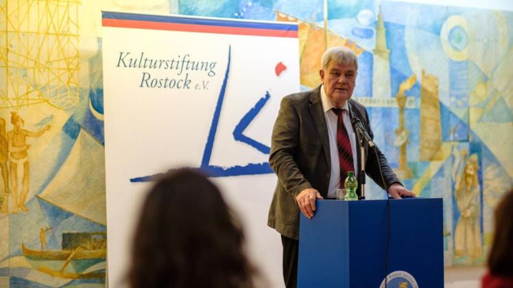 Zur Vernissage fand Wolfgang Methling, Vorsitzender der Rostocker Kulturstiftung, am Sonnabend Worte des Dankes.