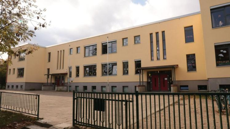 Auf den ersten Blick sieht die Wittenburger Schule gar nicht sanierungsbedürftig aus, dennoch wird sie umgebaut und modernisiert.