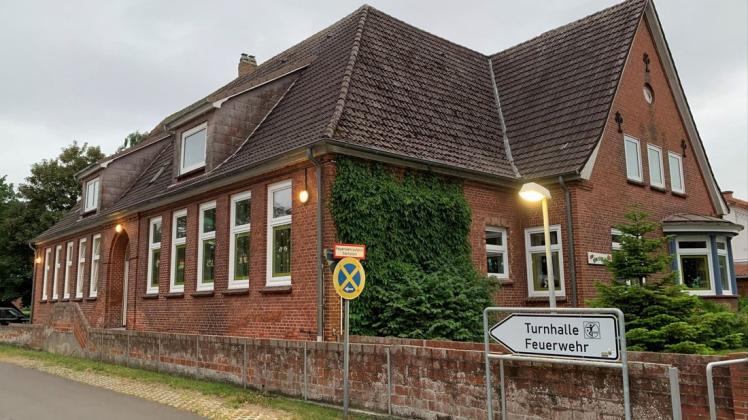 Die Alte Schule in Groß Rheide könnte wieder zu einem „Bildungshaus“ werden.