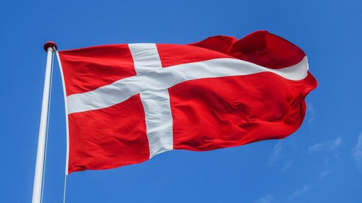 Daily Life On Toro Island, Denmark Danish flag on the wind is seen during the cold, rainy but bit sunny summer day on Toro Island, Toro huse, Fyn Funen, Denmark on 1 August 2021 Toro huse Denmark fludra-summerda210801_npV4K PUBLICATIONxNOTxINxFRA Copyright: xMichalxFludrax 
