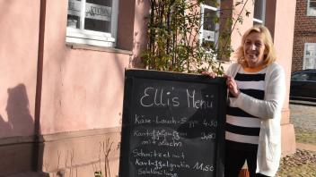 Seit dieser Woche wird bei Ellen Gau auch gekocht. Die Tortenbäckerin will das Imbissangebot zur Mittagszeit in der Schlossstraße bereichern.