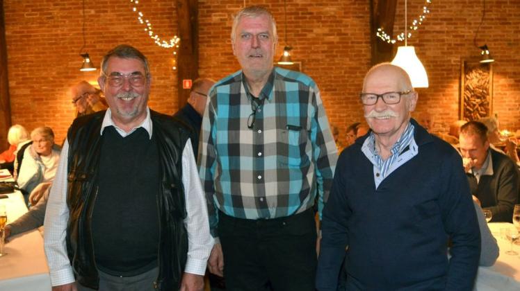 Haus und Grund-Vorsitzender Michael Krumbholz (von links) mit seinem neu gewählten Stellvertreter Thomas Siefke und Beisitzer Klaus Borkowski.
