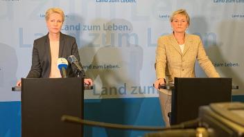 Lobten die konstruktive Gesprächsatmosphäre: Manuela  Schwesig (SPD) und Simone Oldenburg (Linke)