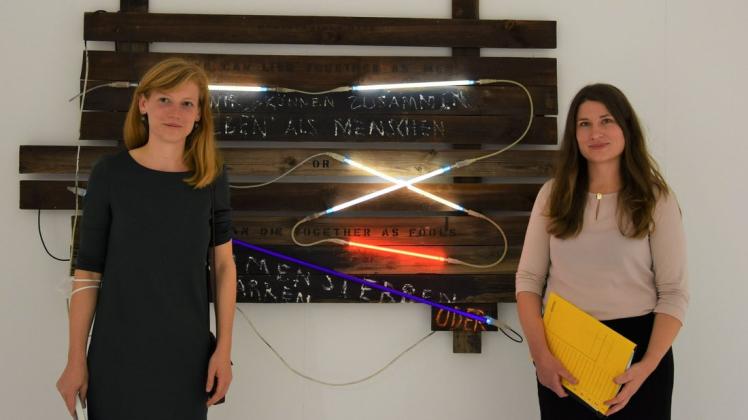 Von zwei unterschiedlichen Standorten aus kuratieren Ann-Kristin Jürgensen aus Lübeck (l.) und Melanie Ohst aus Rostock die neue Ausstellung „Perspektivwechsel“.