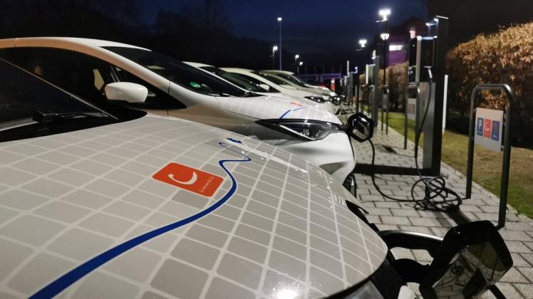 Der Ausbau des Angebots von Carsharing mit Elektroautos wird nach Branchenangaben derzeit von der Ladeinfrastruktur in Deutschland aufgehalten.