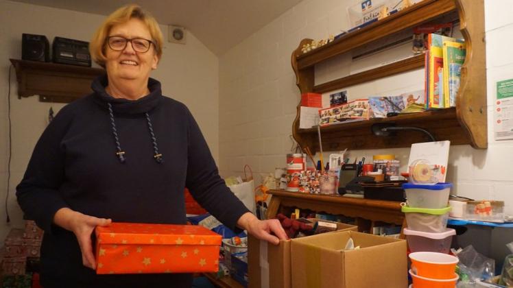 Noch bis zum 17. November nimmt Elisabeth Stolte Pakete für die Aktion "Weihnachten im Schuhkarton" entgegen.