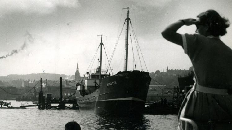 Der Kümo „Münster“ im Flensburger Hafen: Mit diesem Frachter brachte Kapitän Hermann Hansen jahrelang Holz aus Schweden nach England.
