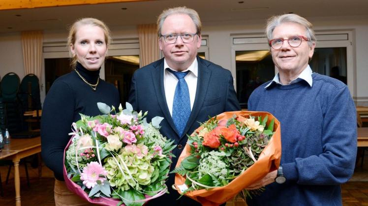 Badbergens alter und neuer Bürgermeister Werner Meier (Mitte) hat künftig zwei gleichberechtigte Stellvertreter: Katherina Bußmeyer und Theodor Kleiner.