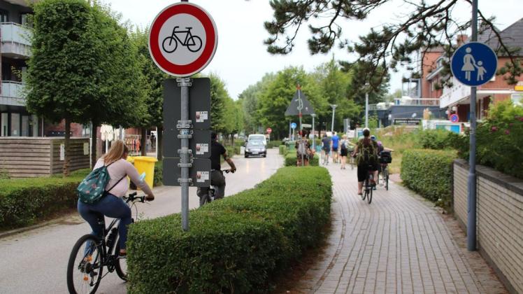 Beliebt, aber ein Verkehrsnadelöhr für alle Beteiligten: Daher soll in der Straße Im Bad für Radfahrer auf der linken Seite eine eigene Spur eingerichtet werden.