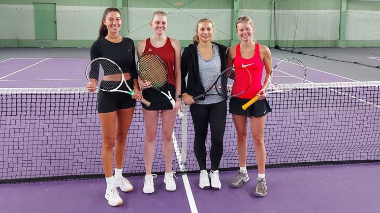 Die die vier SCE-Damen, die im Finale antraten: Lisa-Marie Vortmann, Priska Schliebe, Laura Strehl und Anne Cord (von links).