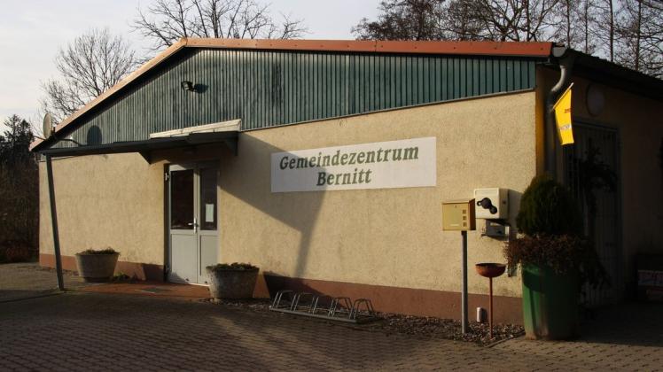 Am Bernitter Gemeindezentrum gab es Schmierereien und Fußabdrücke. Auch in Bützow kommt Vandalismus vor.