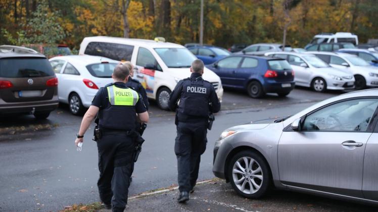 Am Donnerstag durchsuchten Polizeibeamte gleich mehrere Wohnungen im gesamten Rostocker Stadtgebiet.