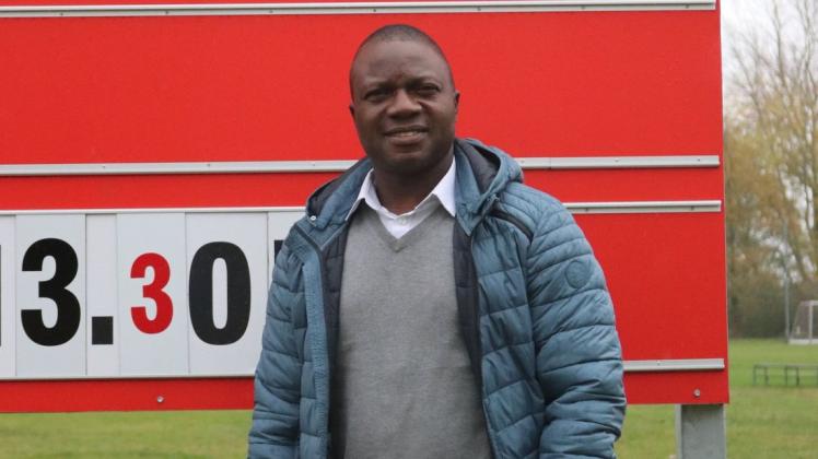 „Ich stehe für einfachen Fußball, will immer dominant agieren, den Gegner immer stressen, ihn zu Fehlern zwingen und daraus Kapital schlagen“: der neue RFC-Trainer Dinalo Adigo