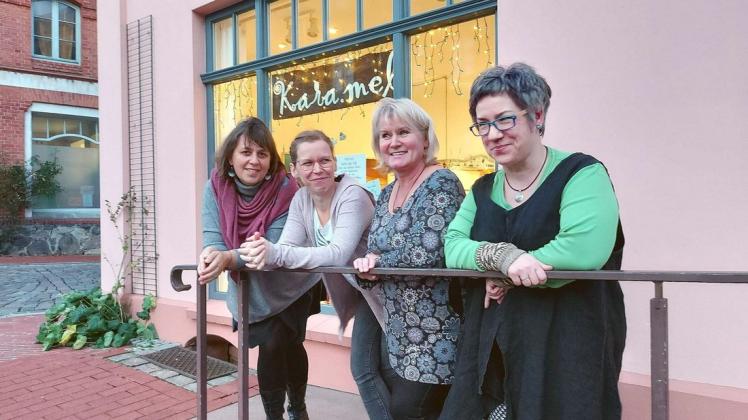 Sie wollen in der Plauer Innenstadt eine künstlerische Wohlfühloase erschaffen: Sandra Ihde, Melanie Kuse, Petra Kuse und Sabine Holtz.