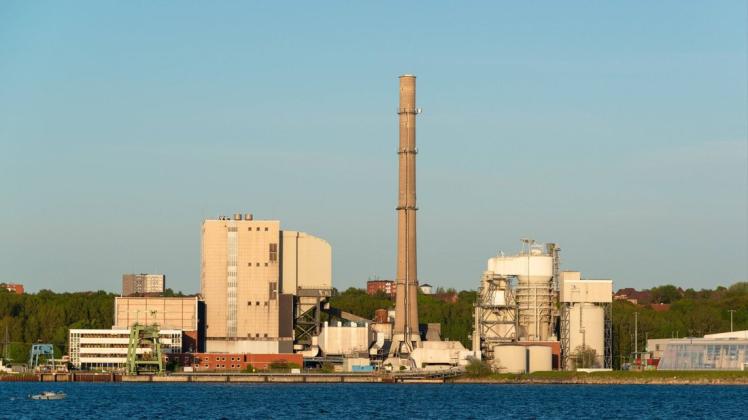Lieferte fast 50 Jahre Strom: Das Kieler Kraftwerk wird jetzt abgerissen.