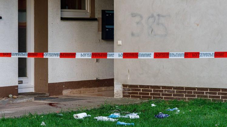 Im Mai 2021 wurden in diesem Haus in Wittlage zwei Personen durch Messerstiche verletzt. (Archivfoto)
