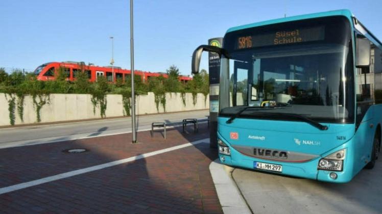Ob Bus oder Bahn: Touristen sollen mit der Ostseecard im Nahverkehr kostenlos mitfahren können, aber nicht vor 2023.