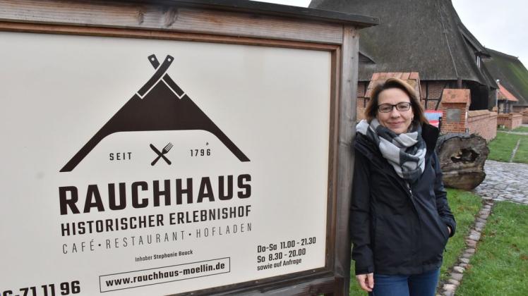 Stephanie Baack vom Rauchhaus Möllin will erstmal alles versuchen, um das Restaurant mit Außer-Haus-Verkauf und Draußen-Events über den Winter zu bringen.