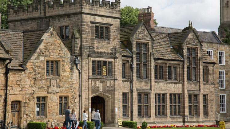 Die University of Durham in England. Die hohen Studiengebühren bringen viele Studierende dazu, andere Wege der Finanzierung zu suchen.