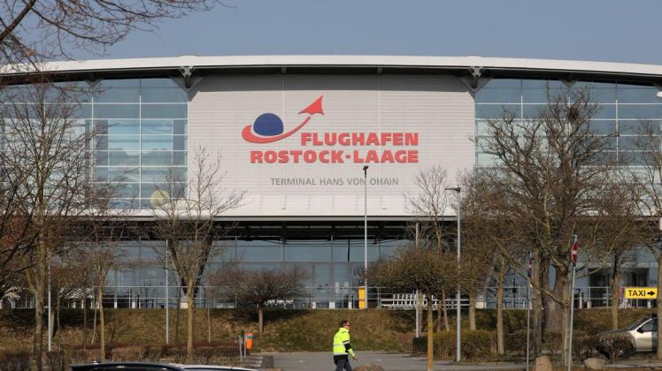 Die Rostocker Bürgerschaft hat sich mit großer Mehrheit für einen Verkauf des Flughafens Rostock-Laage entschieden.