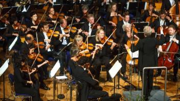 Ein klassisches Orchester – im Bild das WDR Sinfonieorchester Köln unter der Leitung von Chefdirigent Jukka-Pekka Saraste.