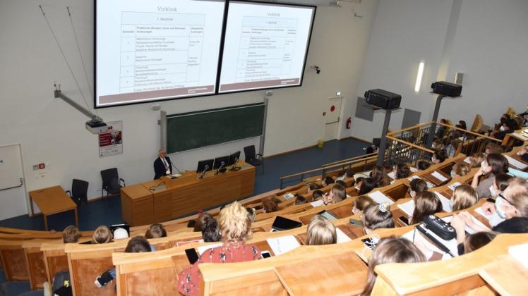 Die Universität Rostock hat am Montag die 2G-Regel für Präsenzveranstaltungen angeordnet.