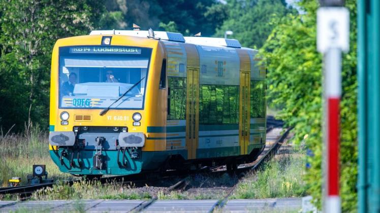 Vom 12. bis zum 21. Dezember entfällt der Zugverkehr auf dem Abschnitt zwischen Schwerin Hauptbahnhof und Schwerin-Wüstmark, informiert die Ostdeutsche Eisenbahn GmbH (ODEG).