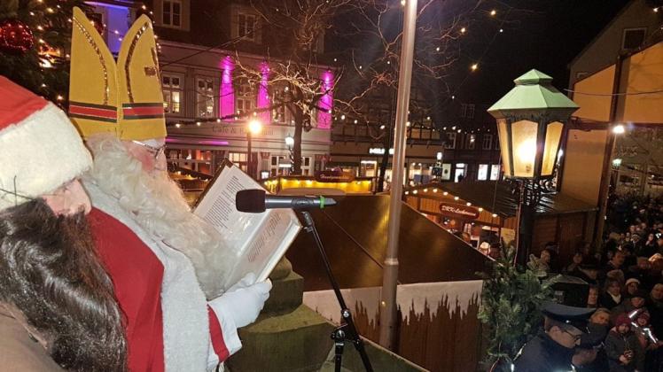 Die alljährliche Nikolausfeier auf dem Meller Markt muss 2021 ausfallen. (Archivfoto)