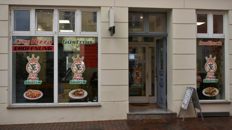 Das neue Schnellrestaurant in der Gleviner Straße in Güstrow: Nach langer Zeit sind die beiden Betreiber ihre eigenen Chefs.