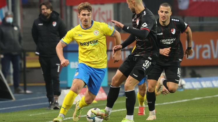 Benjamin Girth im Spiel gegen Türkgücü München. Benjamin Girth im Spiel gegen Türkgücü München.