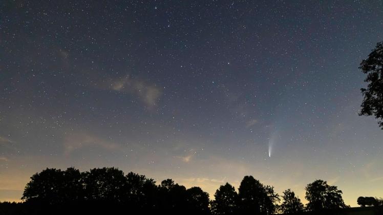 Der Komet C/2021 A1, genannt Leonard, kann am Sternenhimmel sogar mit bloßem Auge beobachtet werden. (Symbolbild)