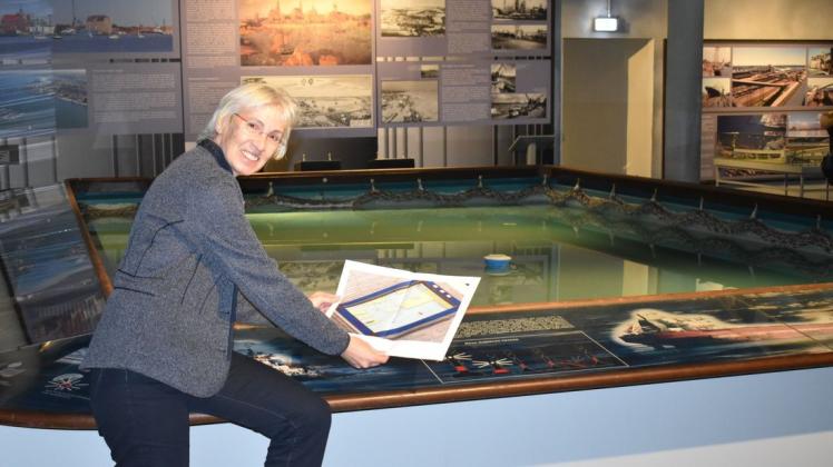 Freut sich auf die komplette Neugestaltung des sogenannten Miniports auf dem Schiffsdeck 3 auf dem Traditionsschiff im IGA-Park Rostock: Dr. Kathrin Möller, Leiterin des Schifffahrtsmuseums.