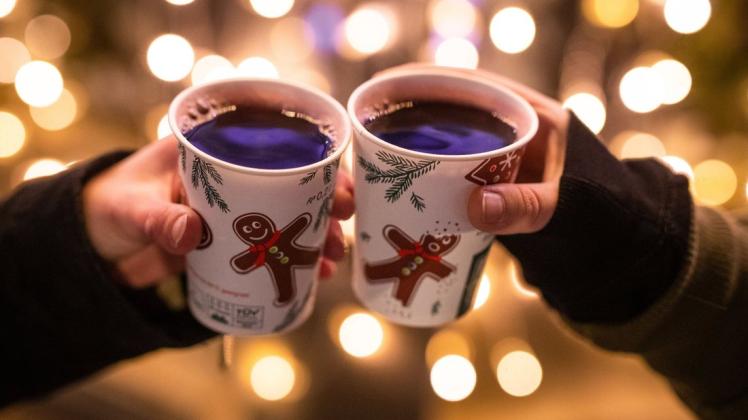 Glühwein gehört für viele zur Adventszeit dazu.