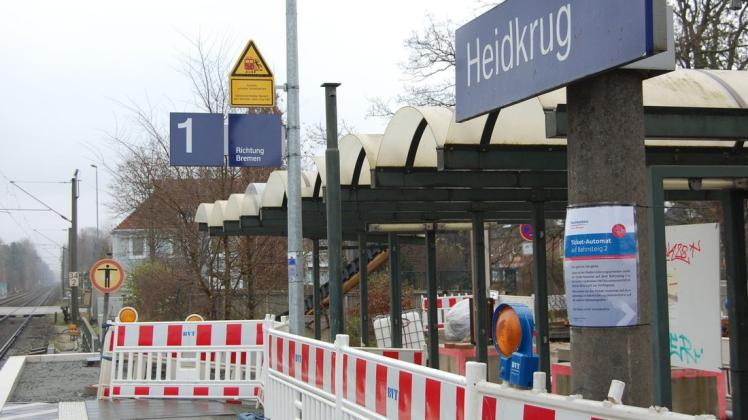 Für ein Fahrticket müssen Nordwestbahn-Kunden, die nach Bremen wollen, am Bahnhof Heidkrug noch bis Februar zum anderen Bahnsteig laufen - und dafür Zeit einplanen.