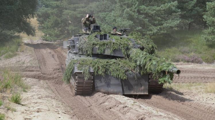 Mit einem Kampfpanzer vom Typ Leopard zwei kam es zu dem tödlichen Unfall bei der Bundeswehr in Niedersachsen.