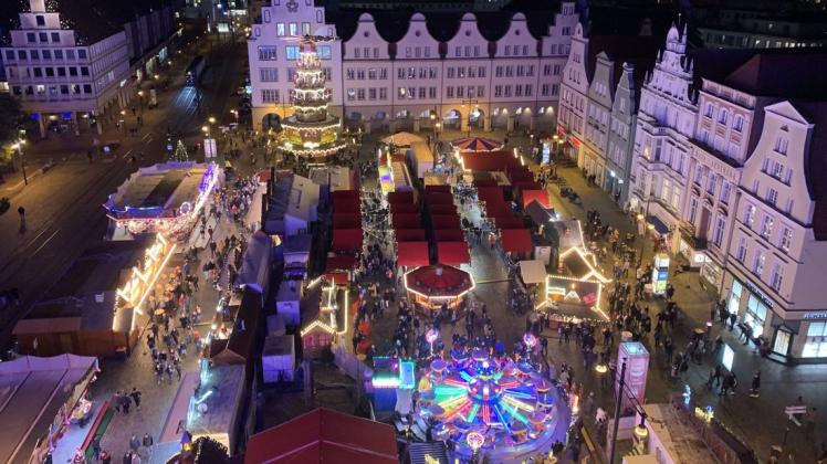 Der Rostocker Weihnachtsmarkt muss am 9. Dezember schließen.
