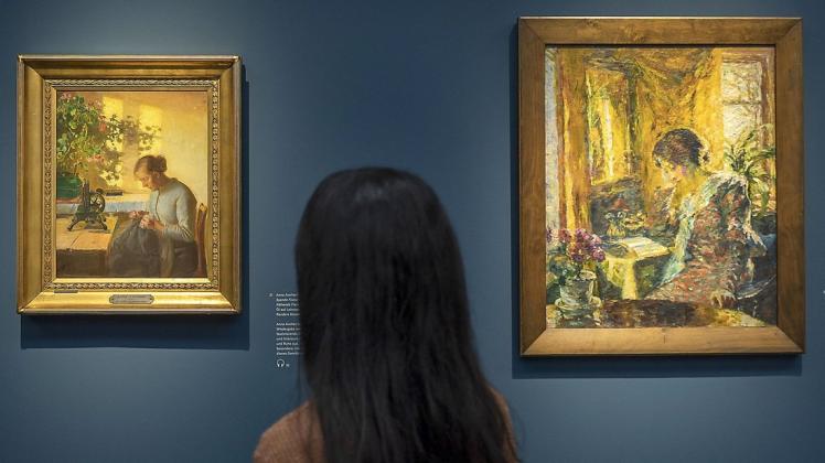 Offensichtliche Parallelen: Anna Anchers „Nähende Fischersfrau“ (links, um 1890) und Emil Noldes „Frühling im Zimmer“ (1904).