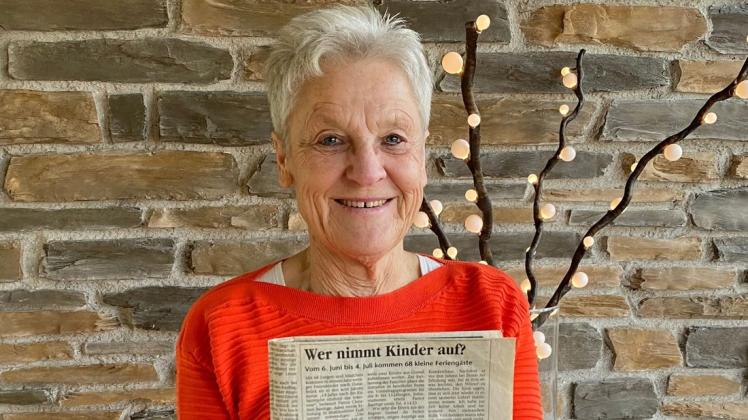Ulrike Heitbrink mit einem am 5. Februar 2000 erschienenen Aufruf in der NOZ. Vier Jahre zuvor brachte genau solch ein Bericht den Stein für ihr beispielhaftes, langjähriges Engagement für Kinder aus der radioaktiv verstrahlten Region Gomel ins Rollen.
