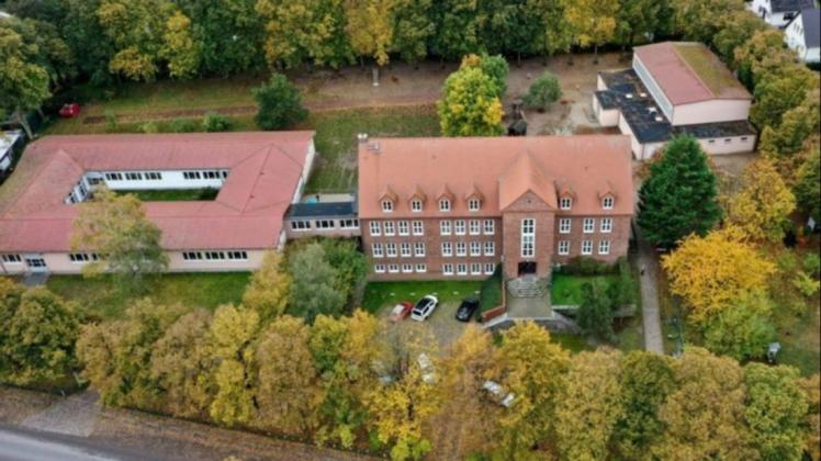Die Neumühler Schule am Treppenberg: Hier war Claus Jürgen Jähnig viele Jahre Präsident des Trägervereins.