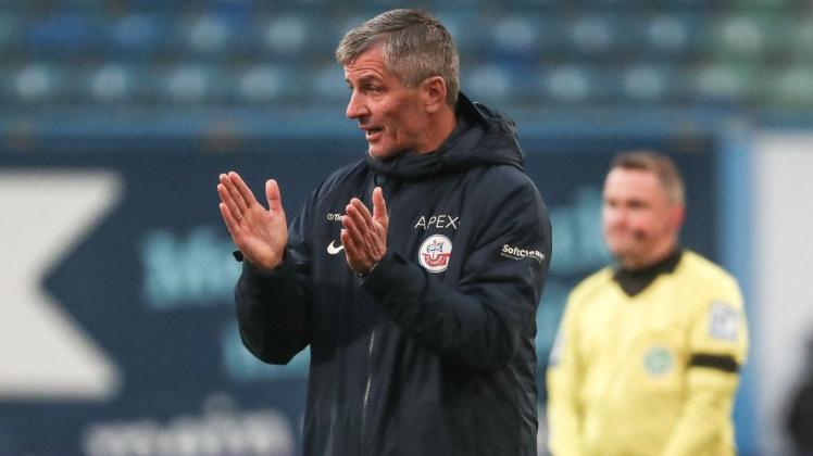 Hansa-Coach Jens Härtel rechnet sich am Sonntag beim Auftritt der Kogge beim Hamburger SV durchaus etwas aus. Hansa-Coach Jens Härtel rechnet sich am Sonntag beim Auftritt der Kogge beim Hamburger SV durchaus etwas aus.