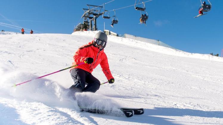Skiurlaub ist nicht gerade günstig, doch mit ein paar Tipps lässt sich der eine oder andere Euro sparen.
