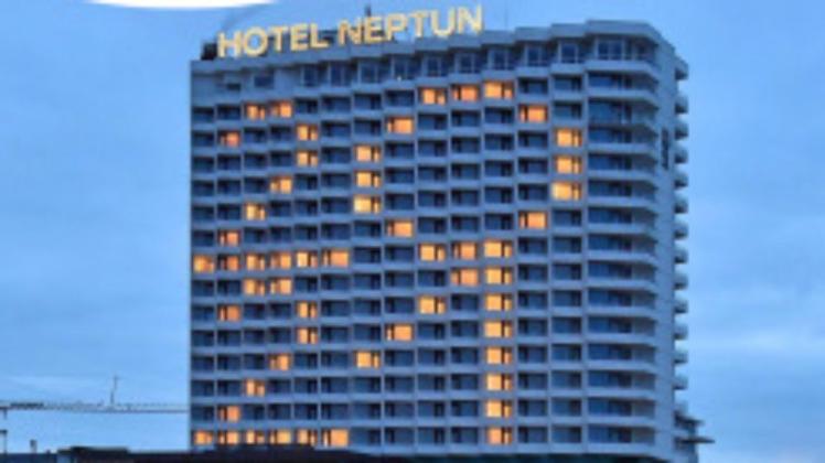 Auf dem Deckblatt des neuen Statistischen Jahrbuchs der Hansestadt befindet sich das Hotel Neptun.