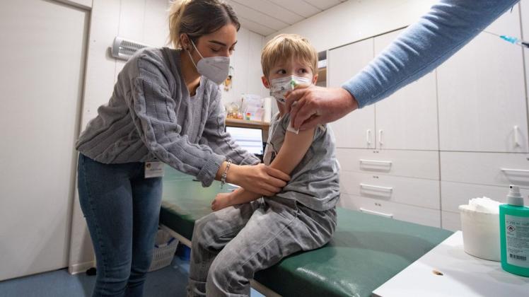 Impfen für Kinder zwischen fünf und elf Jahren in Nordwestmecklenburg muss derzeit noch über Arztpraxen laufen.