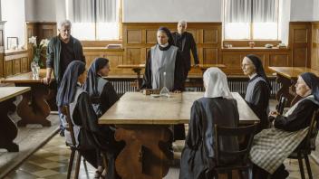 Verdächtige Ordensschwestern? Ivo Batic (Miroslav Nemec) und Franz Leitmayr (Udo Wachtveitl) unterbreiten den Nonnen ihre Ermittlungsergebnisse.