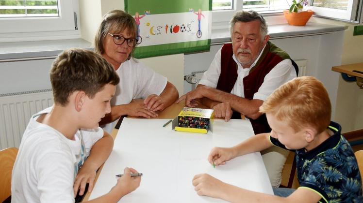 Die Senioren helfen den Kindern, Konflikte selbst zu lösen. (Symbolbild) Die Senioren helfen den Kindern, Konflikte selbst zu lösen. (Symbolbild)