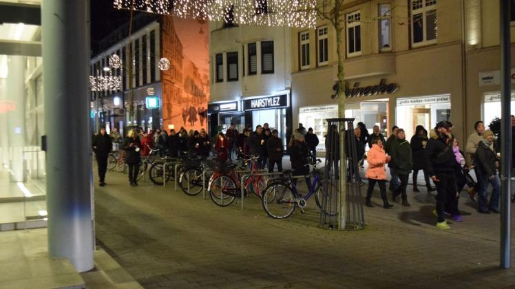 Rund 100 Menschen waren bei vergangenen Aktionen in Delmenhorst auf die Straße gegangen.
