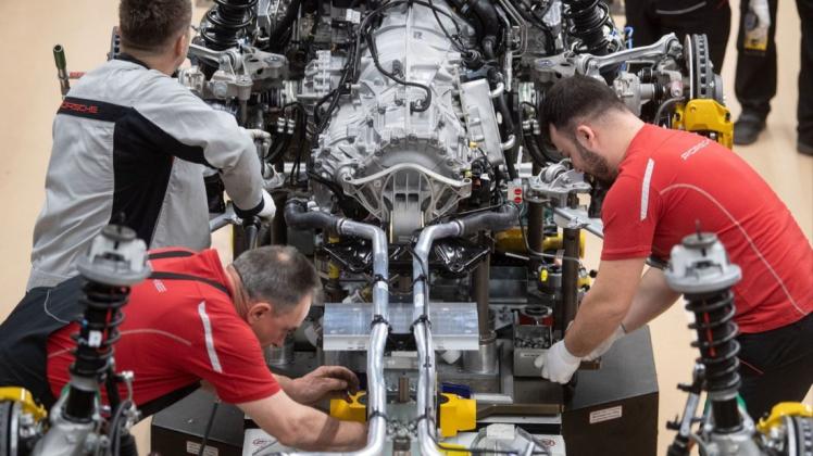 Mit 15.000 bis 20.000 Stellen weniger in der Automobilindustrie in Niedersachsen rechnet Niedersachsenmetall-Chef Volker Schmidt bis Mitte 2022.
