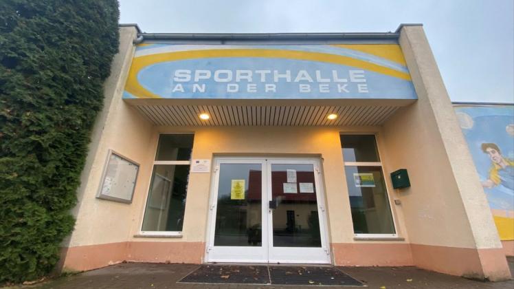 In der Beke-Sporthalle finden die Spiele der Schwaaner Handballer statt. Sie wird aber auch für Hallenfußball, Volleyball und nicht zuletzt für den Schulsport genutzt.